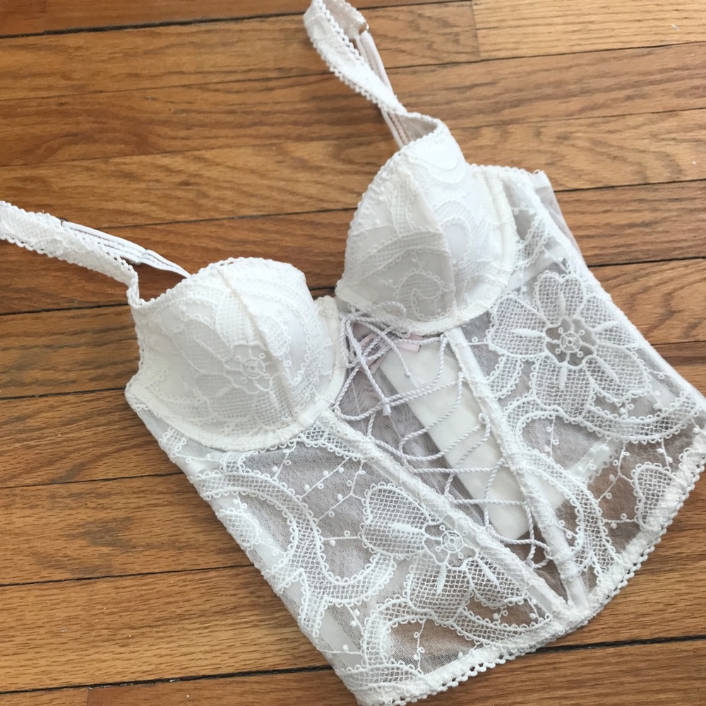 VS Luxe Lace Up Corset! - Picture 2 of 4